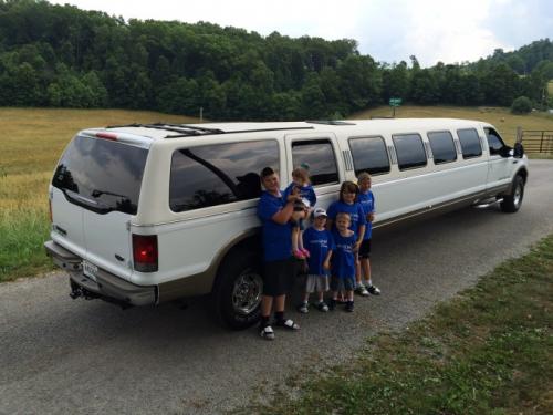White Ford Excursion Stretch Limousine in Pikeville Kentucky